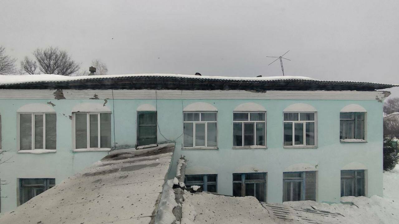 В Алатыре частично обрушилась кровля детсада № ...