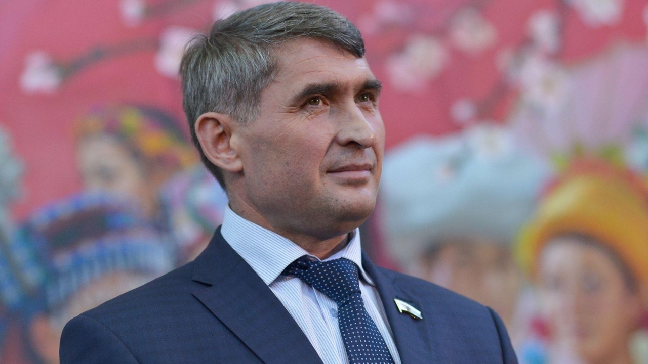 Олег Николаев поздравил мам с их праздником Олег Николаев поздравил мам с их праздником.