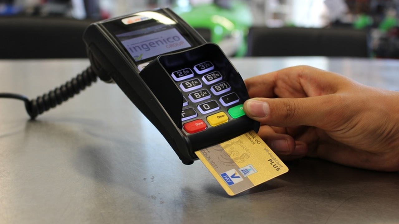 Новый обман онлайн-покупателей: Роскачество объяснило, почему стоит отказаться от оплаты картой Роскачество бьет тревогу: в интернете появилась...