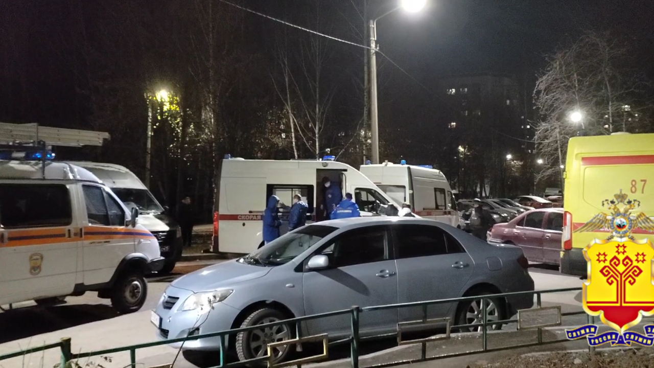 17-летний подросток в Чебоксарах взял в заложники мать с братишкой В Чебоксарах в полицию обратился мужячина, кото...