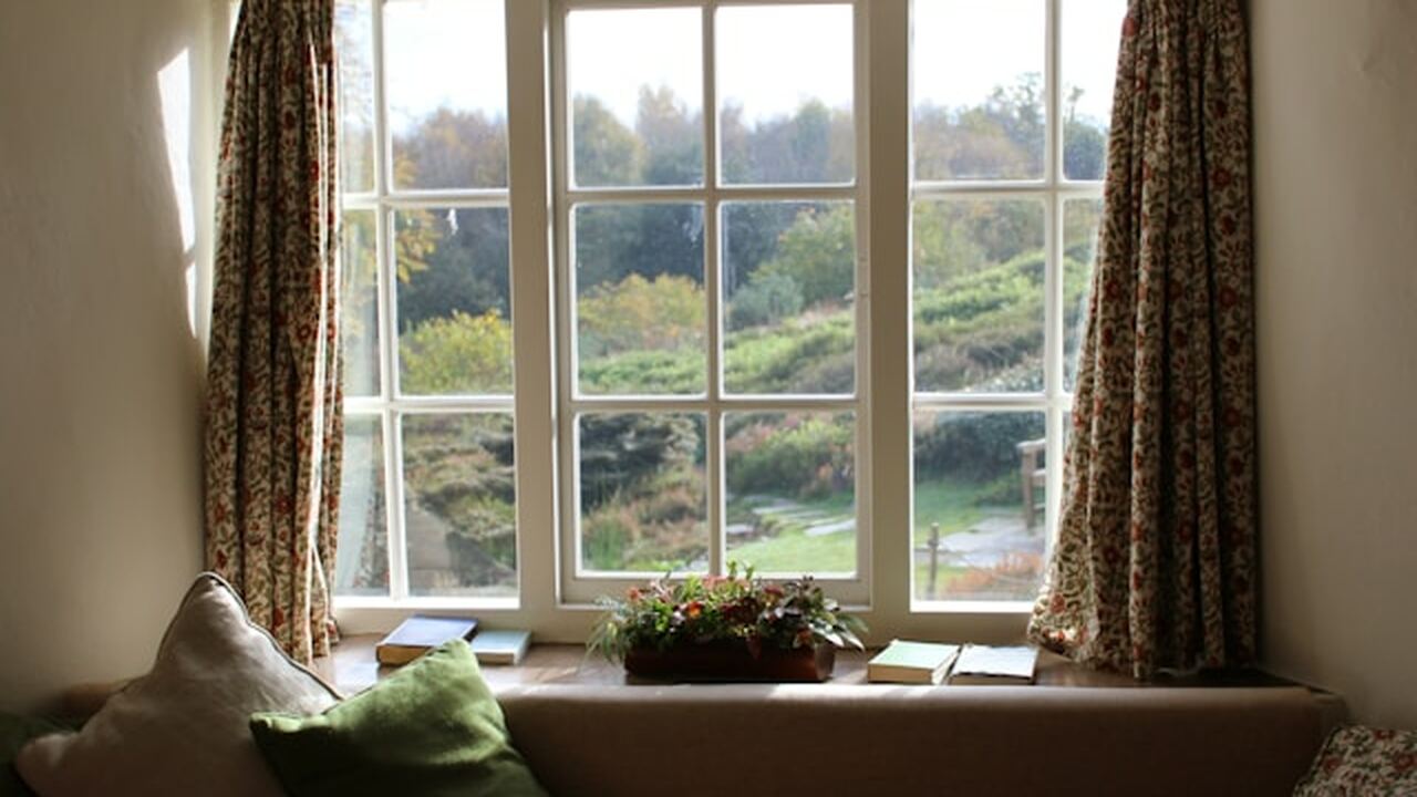 Тюль уходит из интерьеров: чем сегодня заменяют привычные занавески В современных интерьерах наблюдается постепенны...