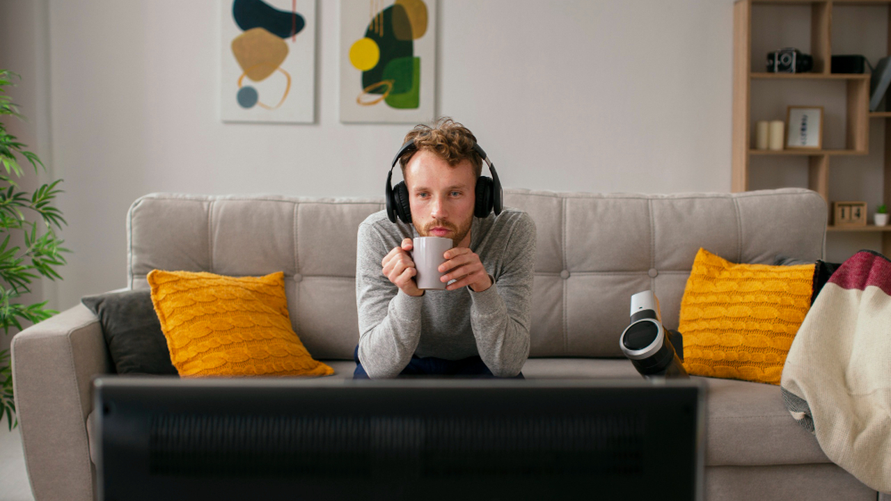 Телевизор – враг долголетия? Кардиолог раскрыл секрет здоровой жизни Известный кардиолог, академик Евгений Чазов, пр...