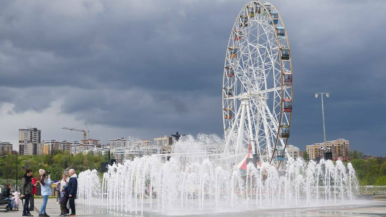 В Чебоксарах заработали городские фонтаны В Чебоксарах стартовал сезон фонтанов, сообщил ...