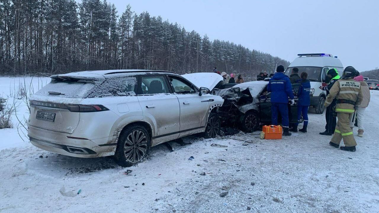 Семь человек пострадали в ДТП в Ибресинском рай...