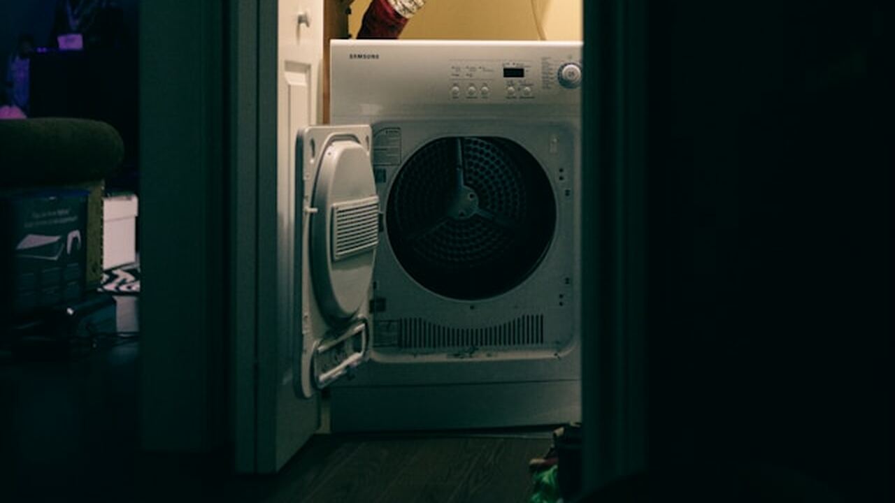 Специалисты по уходу за текстилем обращают вним...