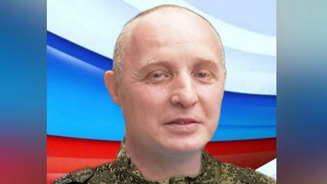 В Шумерле провожают в последний путь погибшего в СВО Сергея Батняева В Шумерле сегодня прощаются с погибшим в СВО зе...