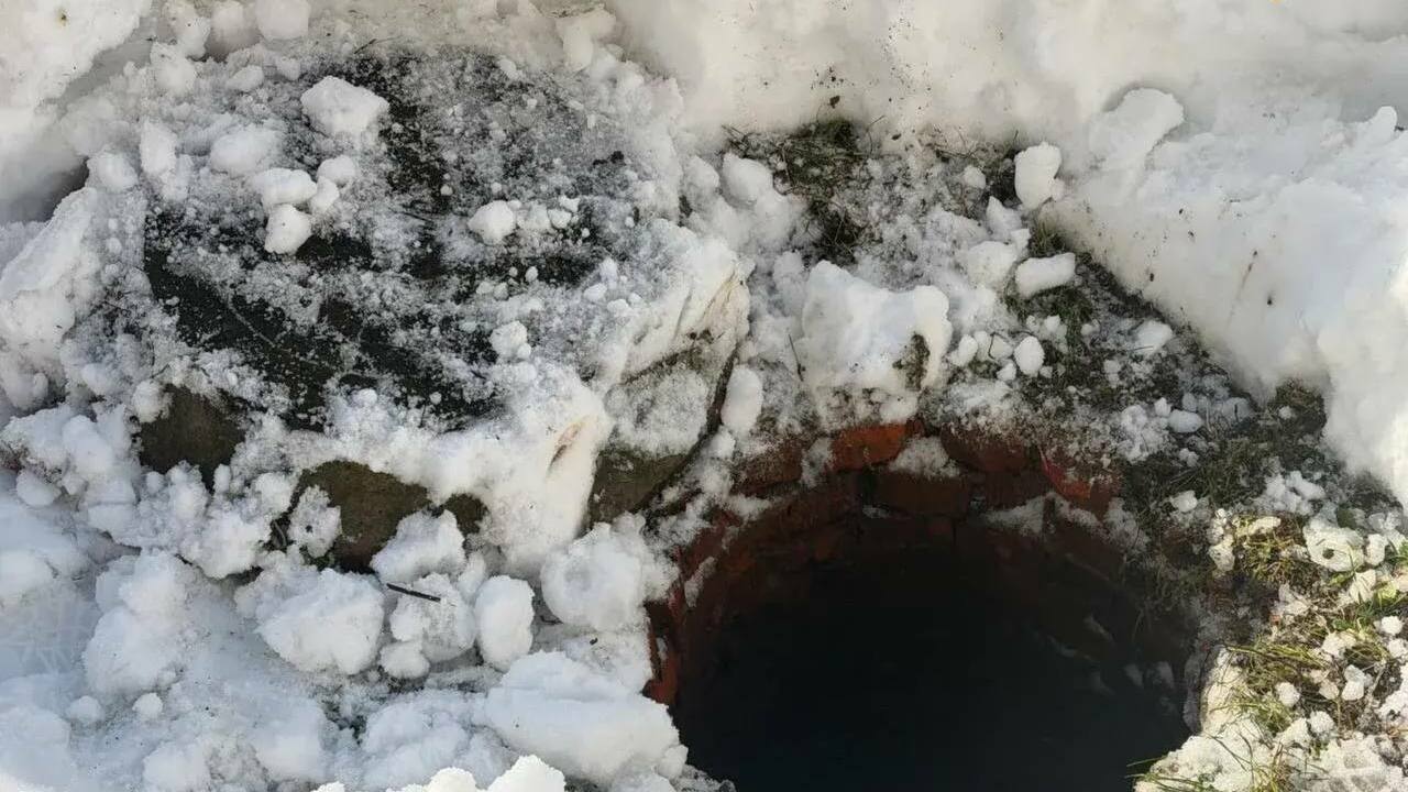 В Чебоксарах в полдень 8-летняя школьница упала...