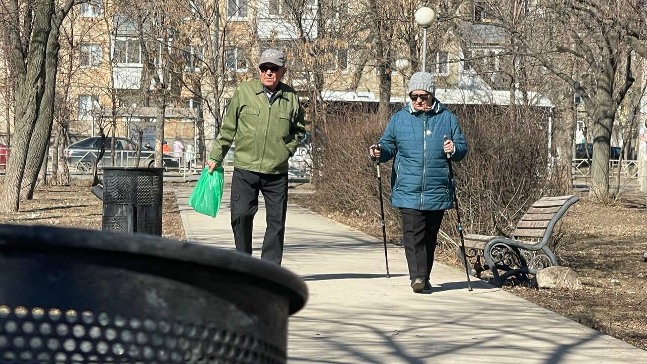 Новость пришла из Госдумы: вот кому с 1 мая повысили пенсии и на сколько Какие категории пенсионеров получат повышенные ...