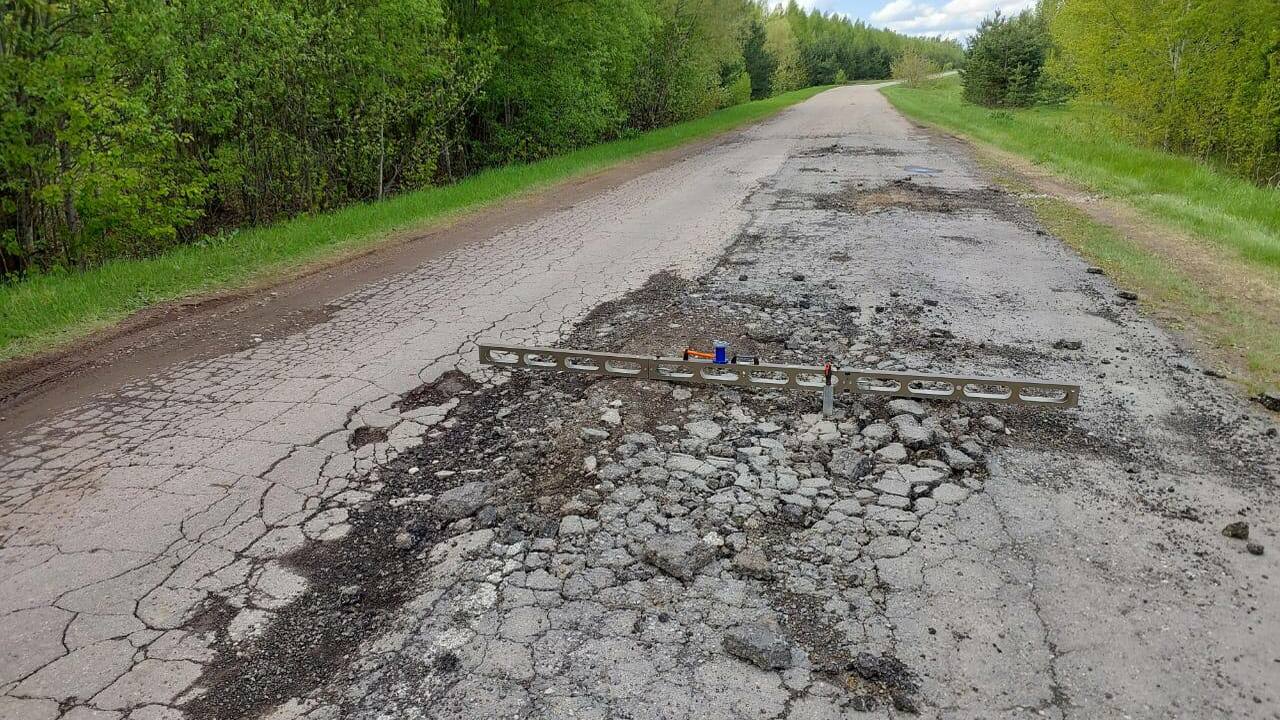 В Чувашии прокуратура судиться из-за дороги, по которой ездит школьный автобус Прокуратура потребовала привести в порядок авто...
