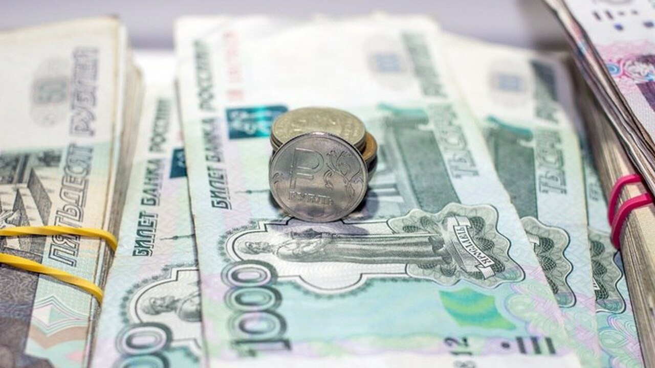 Россиянам в июне выплатят раз по 10 тыс. рублей от СФР: стала известна дата поступления денег на карту Узнайте, как новая программа поддержки семей с...