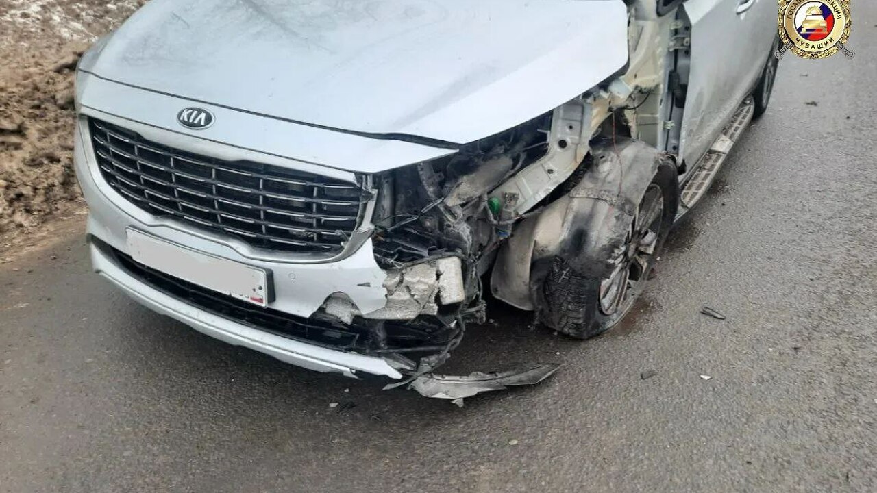 В Чебоксарах на Марпосадском шоссе сегодня в де...