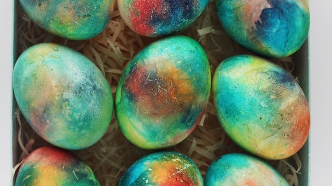 Перед Пасхой многие ищут способы, чтобы яйца вы...