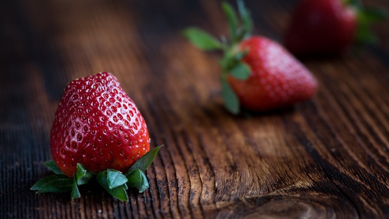 Клубничный старт: как подготовить ягоды к щедрому урожаю Весенние заботы о клубнике в марте закладывают ...