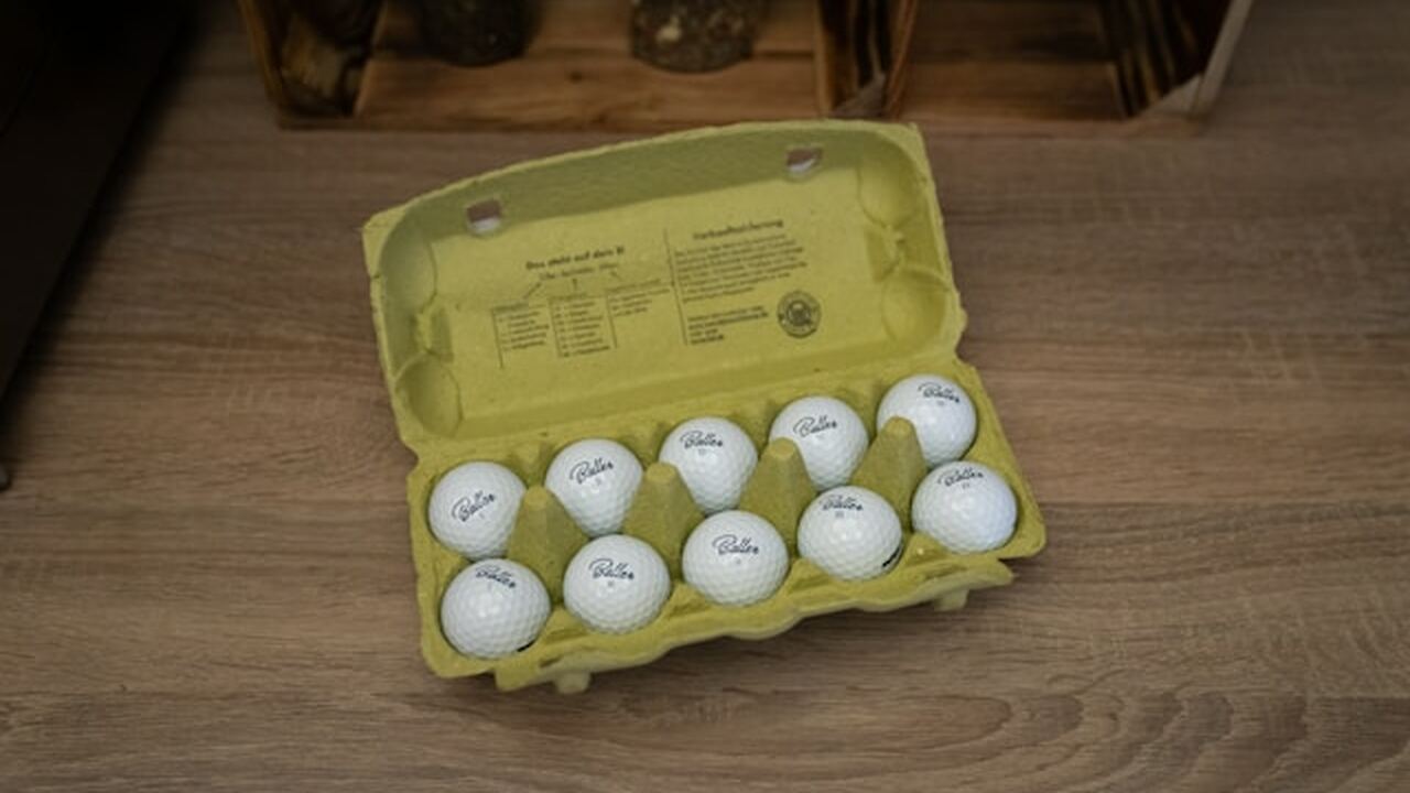 Картонные упаковки от яиц многие считают обычны...