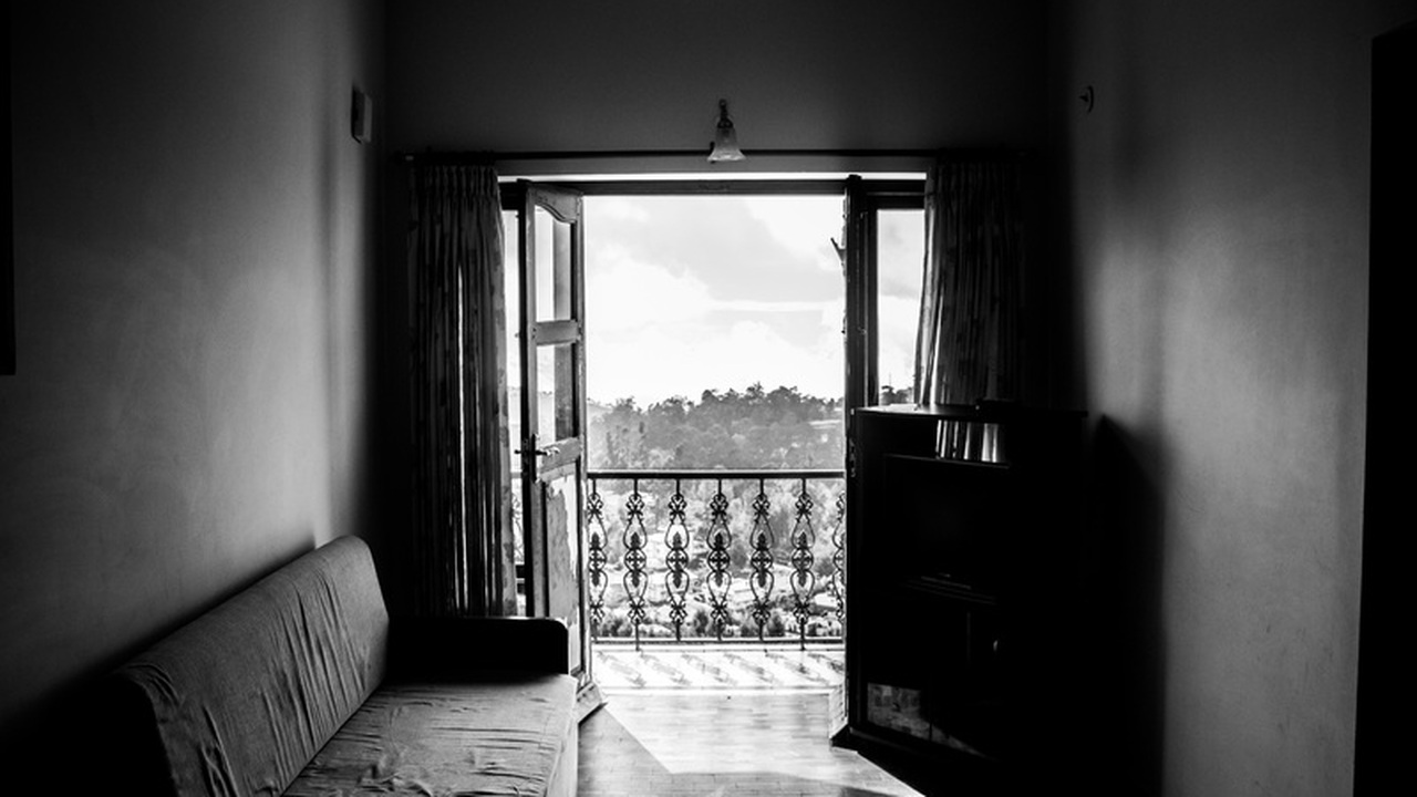 Балкон не холодильник: как я утеплил его пеноплексом и получил ещё одну комнату Многие владельцы квартир сталкиваются с тем, чт...