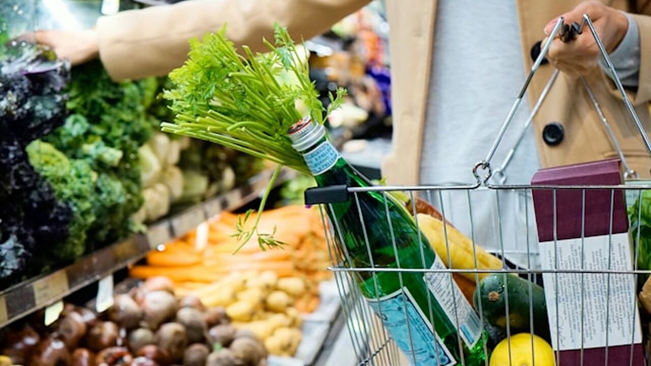 Покупка конфет на развес может быть связана с р...