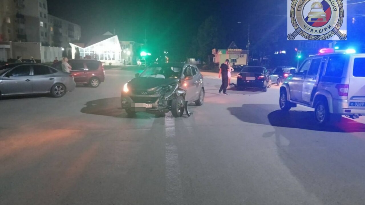 17-летний парень пострадал в ДТП с двумя иномарками в Алатыре В Алатыре вчера вечером произошло ДТП у дома № ...