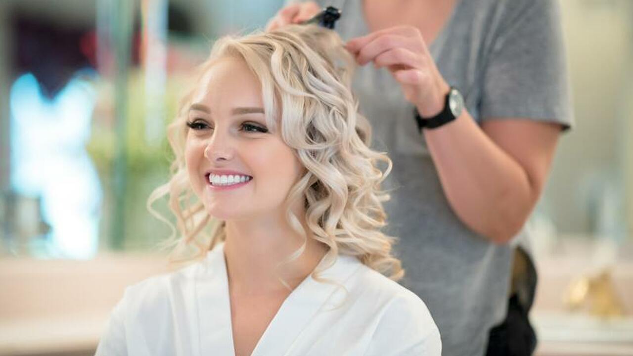 После 50 лет прическа перестает быть просто мод...