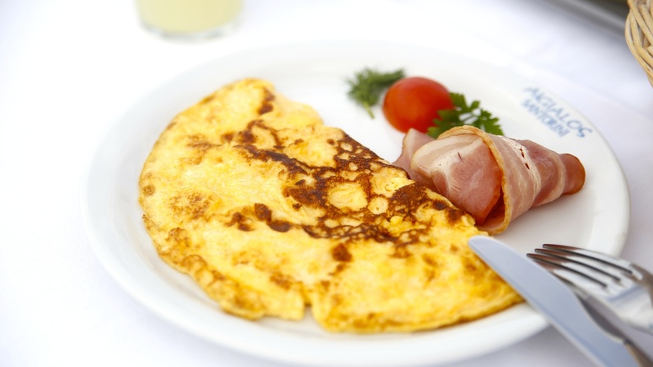 Завтрак за полчаса: помидоры с яйцом удивят даже детей Предлагаем альтернативу привычным утренним блюд...