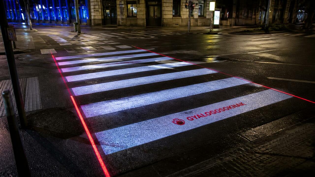В Новочебоксарске на двух перекрестках появились лазерные пешеходные переходы В Новочебоксарске на двух перекрестках установи...