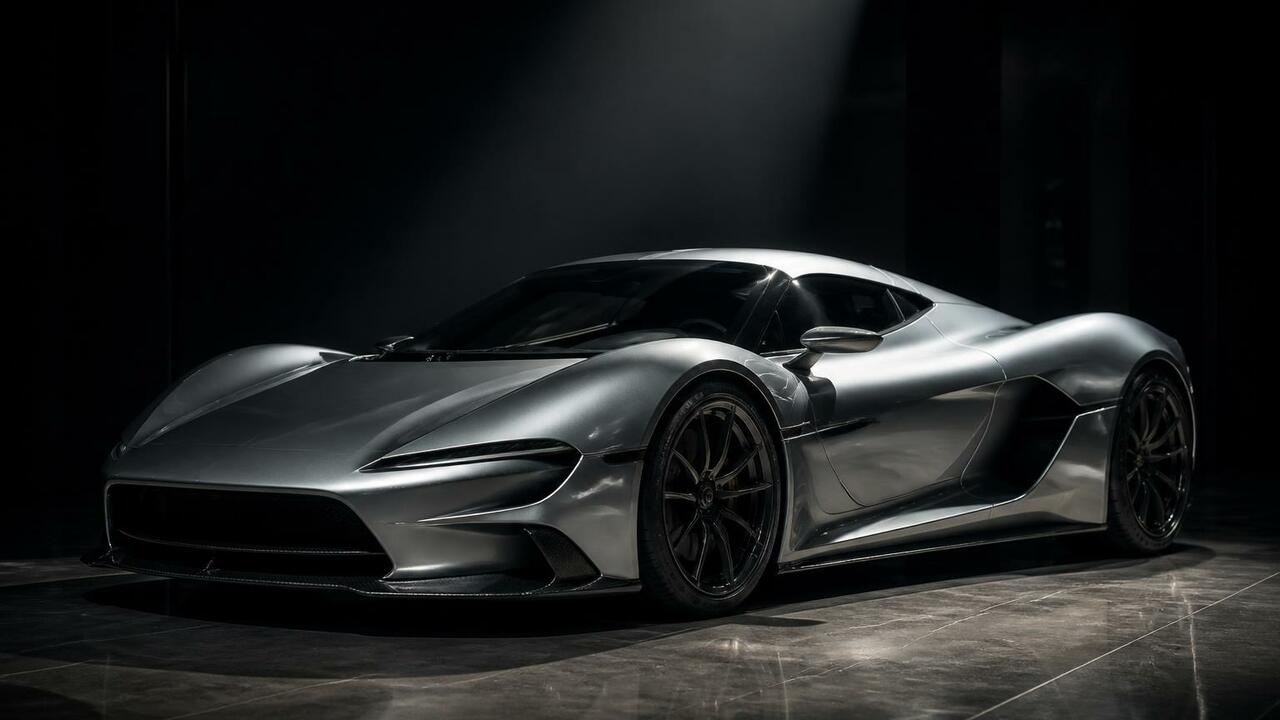Tesla показала Roadster с двигателями SpaceX и перенесла выпуск на 2028 год Tesla представила обновлённый Roadster с реакти...