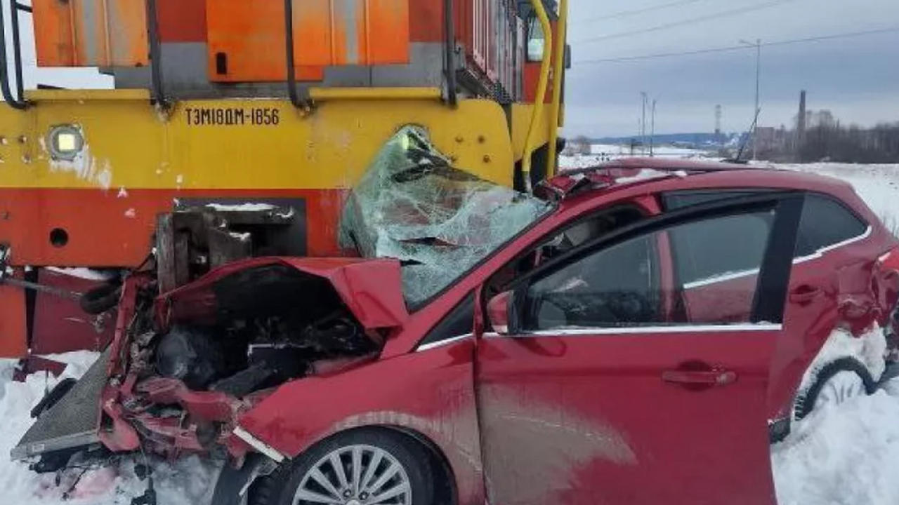 На Шоршельском переезде в Новочебоксарске произ...