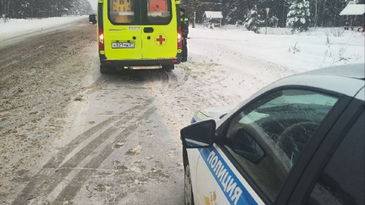 В Чувашии у водителя за рулем произошло кровоизлияние в мозг 4 января днём на 108 километре трассы «Че...