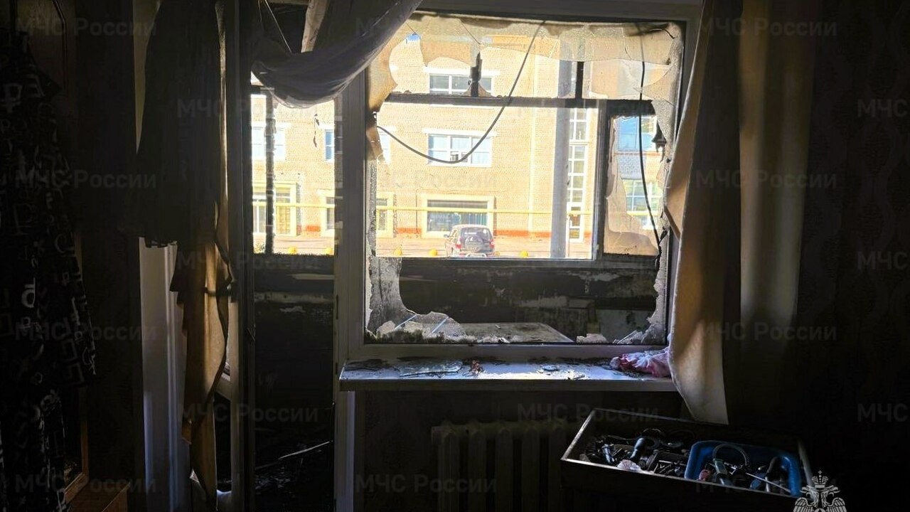 В Шумерле из горящей пятиэтажки эвакуировали жильцов Вчера утром в Шумерле произошел пожар на балкон...