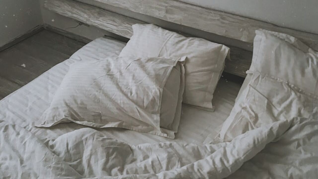 Специалисты по сну отмечают изменения в привычк...