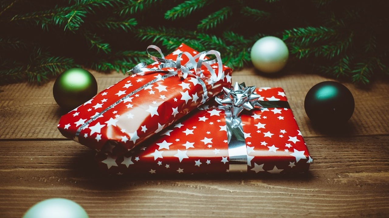 25 небанальных подарков на год Огненной Лошади: чем удивить родных и близких Традиционные новогодние презенты – чайные набор...