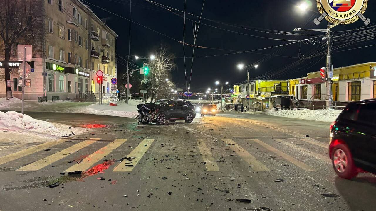 Накануне вечером в Чебоксарах произошла авария ...