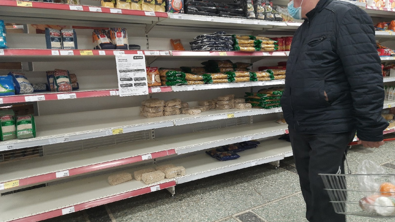 В "Пятерочке" на ценниках появились секретные символы — для сотрудников: берите себе на заметку - сэкономите в разы Узнайте, как расшифровать символы на ценниках в...