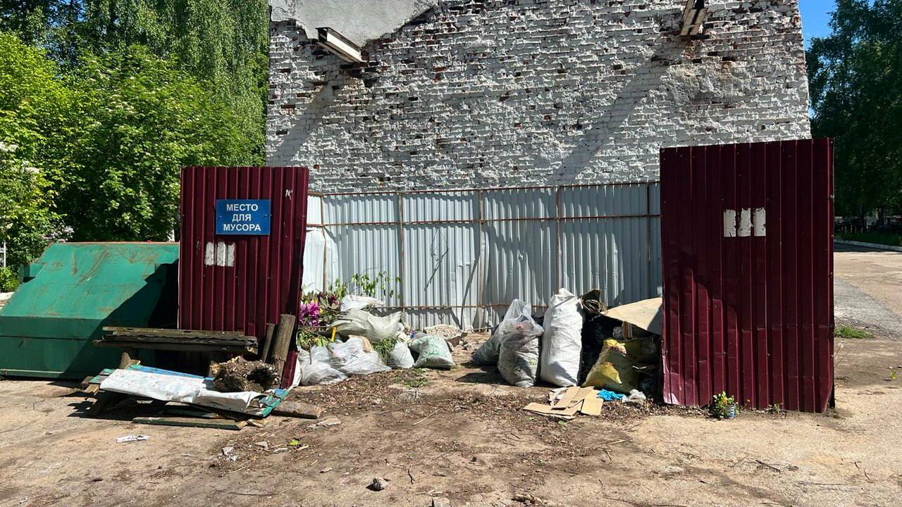 В Новочебоксарске по требованию прокуратуры приводят в порядок кладбища Кладбища в Новочебоксарске приводят в порядок п...