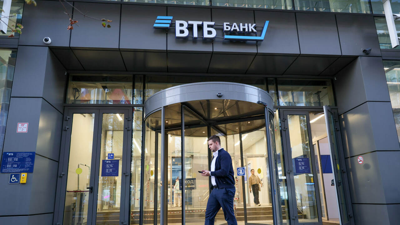 ВТБ в партнерстве с мобильным оператором Yota з...