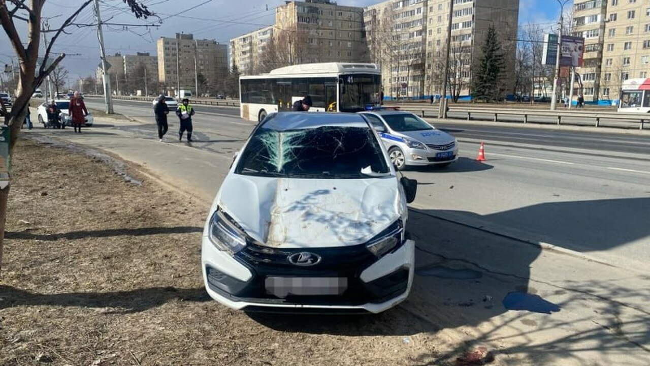 В Чувашии 20-летнего лихача судят за смертельное ДТП В Чувашии судят 20-летнего водителя «Лады...