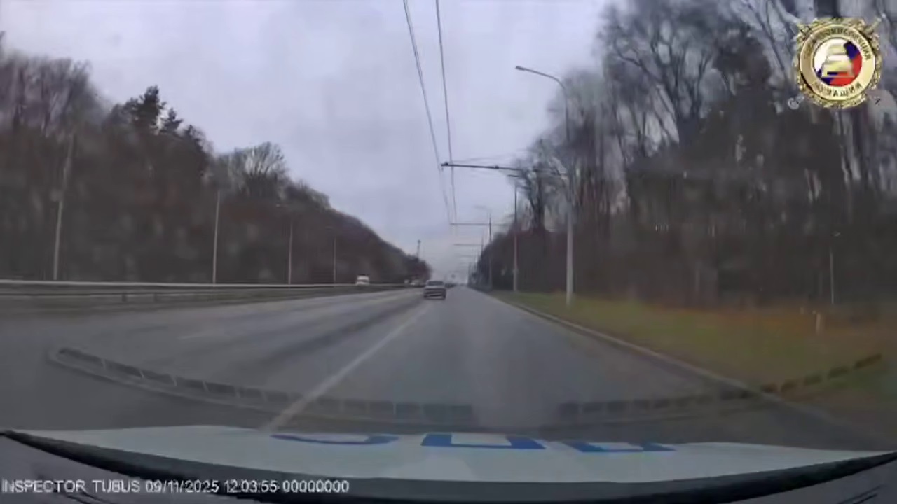 Лихач на «четырнадцатой» пытался оторваться от полиции в Чебоксарах В Чебоксарах водитель 14-й устроил побег от ДПС...