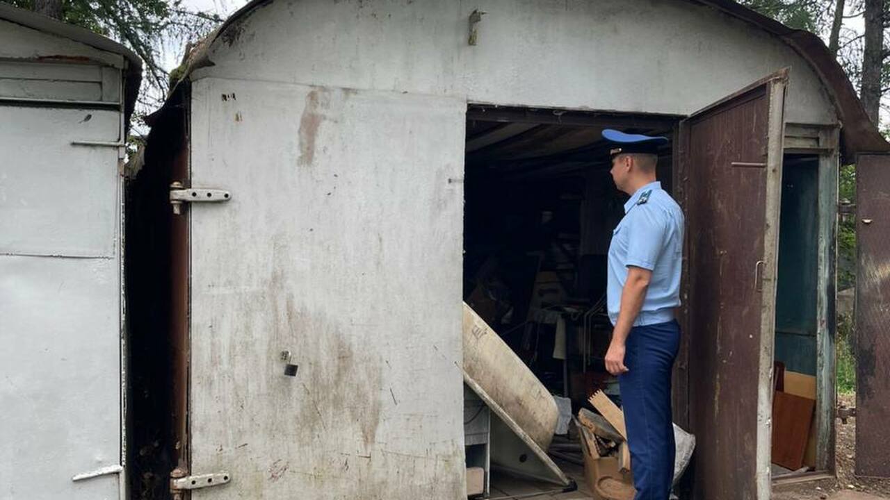 Двое мужчин погибли в Канаше при откачке воды из погреба В Канаше двое мужчин погибли при откачке воды и...