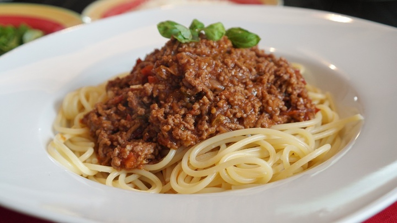 Макароны по-флотски — классическое советское бл...