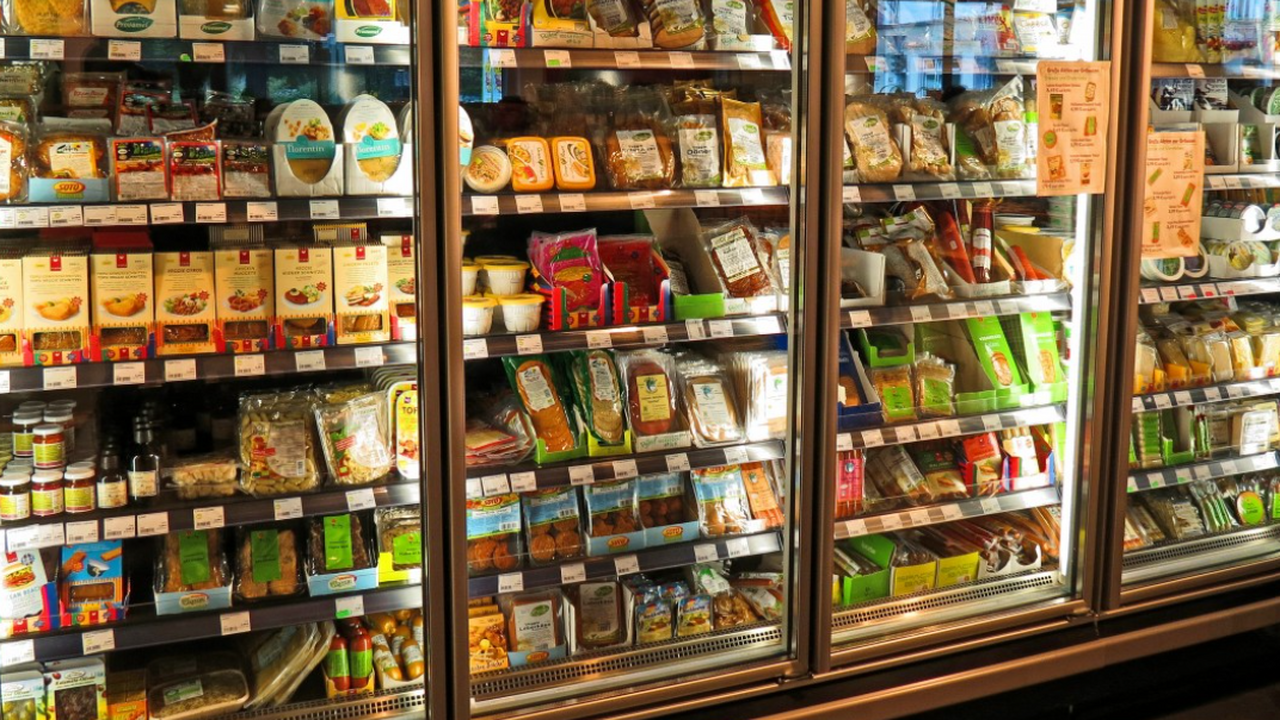 10 продуктов, которые подорожают в июне 2025: список от экспертов Что закупать заранее, чтобы сэкономить — список...