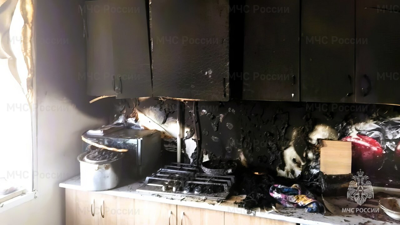 Кухня сгорела в квартире в Канаше из-за неисправного чайника Вчера днем в Канаше произошел пожар в 5-этажном...