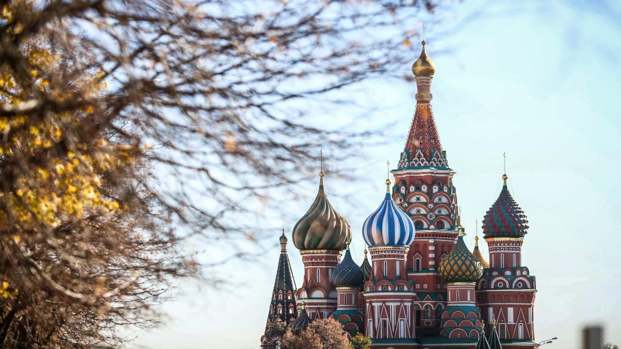 Американский религиозный деятель Лестер Самралл...