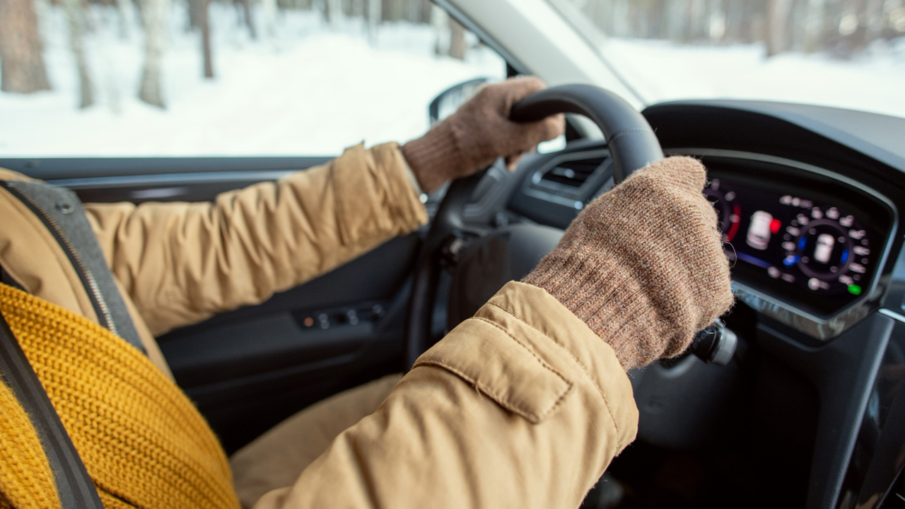 Российские водители попали: с 1 января поездка на личном авто станет роскошью С наступлением нового 2026 года российских авто...