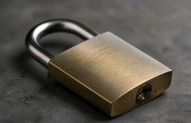 Житель Чебоксар лишился 270 тыс. рублей при бро...