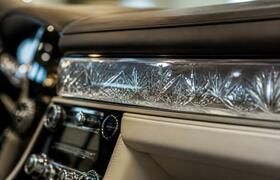 Салон электрокроссовера Bentley Torcal украсили...
