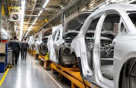 «Москвич» вернулся к выпуску автомобилей после ...