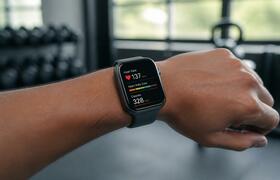 Бюджетная альтернатива Galaxy Watch: Amazfit уд...