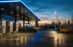 Мировые продажи бензиновых авто впервые упали н...