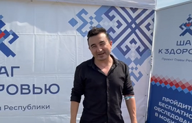 Шоумен Евгений Григорьев посетил пункт здоровья...
