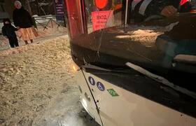 Группу девочек-подростков сбил автобус в Чебокс...