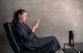 Клиенты Билайна занимаются шопингом на маркетпл...